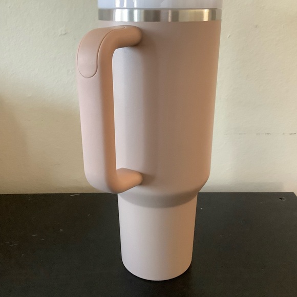 Stanley Quencher 40oz Tumbler - Picture 4 of 7